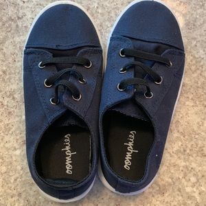 Oomphies boys shoes NWOT
